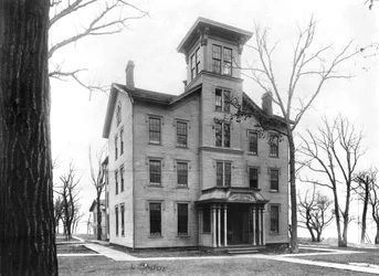 Old College, Evanston, costruito nel 1855